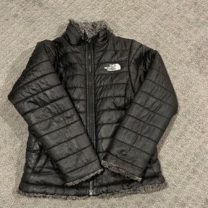 Reversible black/gray north face coat. Kids size XS (6)